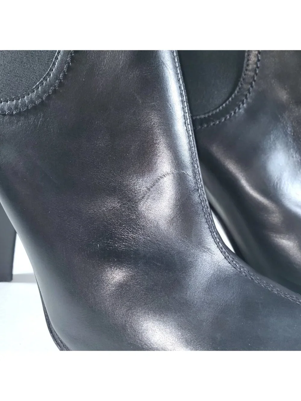 Donald J Pliner Black Leather Heeled Chelsea Ankle Booties (Size 7M)